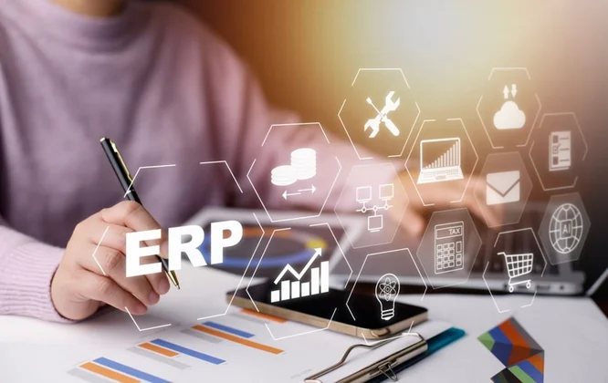 نرم افزار ERP چیست و چرا برای شرکت‌های کوچک و متوسط اهمیت دارد؟